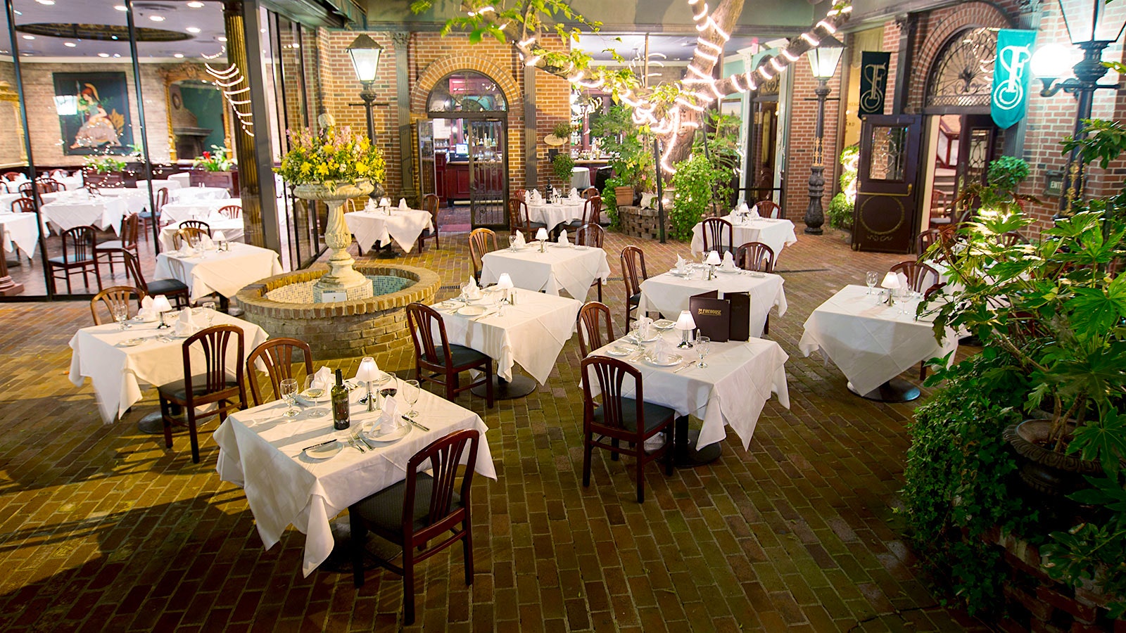 Outdoor dining at the Firehouse